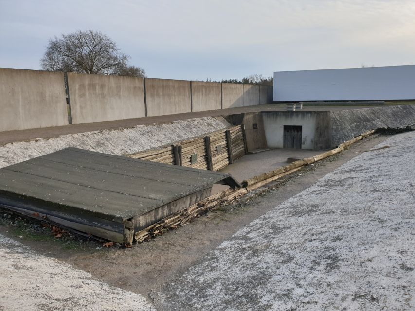Sachsenhausen Memorial: Walking Tour from Berlin - Practicalities: walking time, weather, and the no-lunch-on-site reality