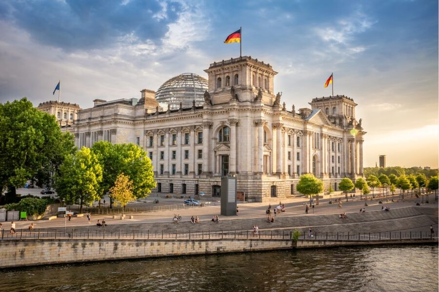 Scavenger Hunt through Berlin's Government District - Bellevue Palace and Victory Column: A View-First Detour