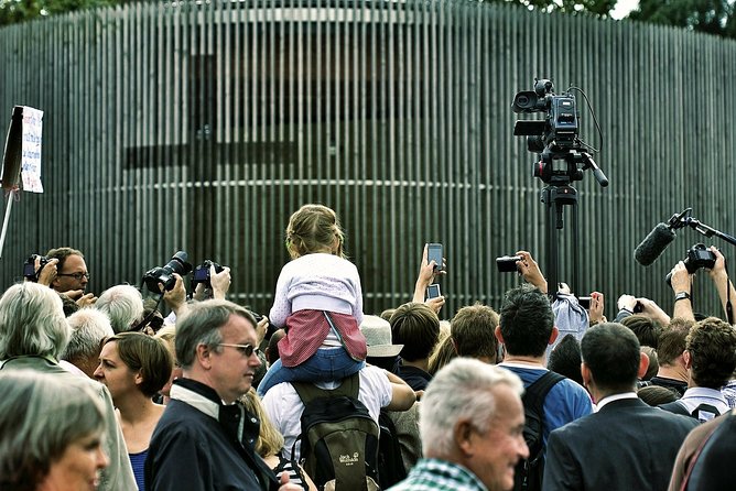Self-Guided Audio Tour-The Fall of the wall: A light for humanity - A 39-minute Berlin Wall story that stays with you