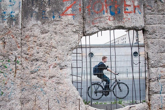 Self-Guided Audio Tour-The Fall of the wall: A light for humanity - The extra historical landmark chapter you shouldn’t ignore