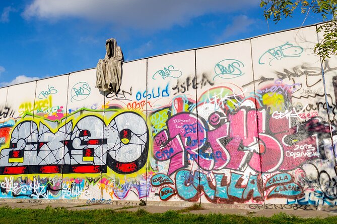 Self-Guided Audio Tour-The Fall of the wall: A light for humanity - What to bring: small things that make or break your audio walk