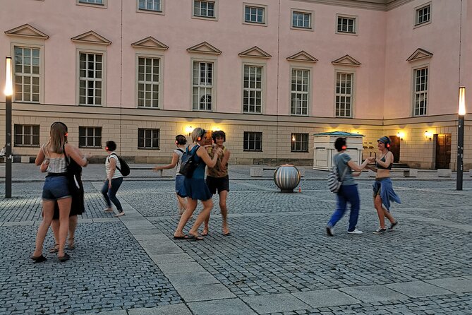 Silent disco through downtown Berlin with flash mobs - Music and the DJ: Getting a Crowd to Move Together