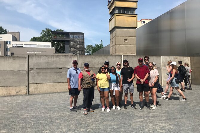 Small-Group Historical Bike Tour in Berlin - Wrap-Up at Museum Island and the Return Ride