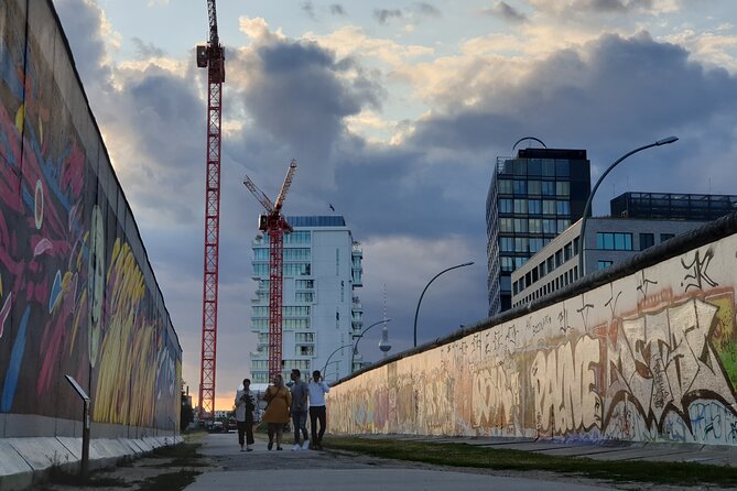 Small Group Walking Tour of East Berlin with a French Guide - Berlin Wall Memorial on Bernauerstrasse: the death strip in plain sight