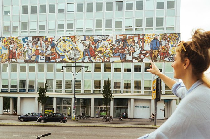 The Beauty of Berlin by Bike: Private Tour - The snack break: a small stop that keeps the energy up