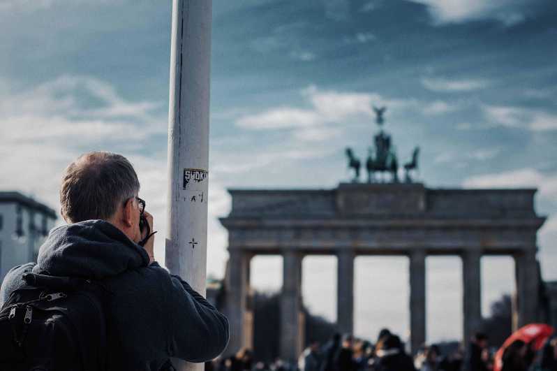 The Best of Berlin Private Guided Tour - Checkpoint Charlie to the Berlin Wall: Cold War geography in one walk