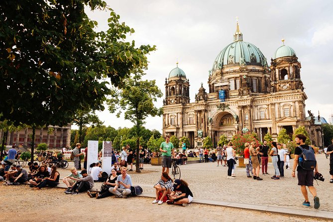 The History of Berlin: WWII PRIVATE Walking Tour With Locals - The New Synagogue: architecture, survival, and identity