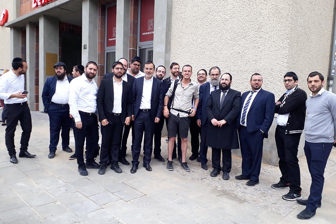 The Jewish Private Tour - A journey into the Jewish past of Berlin with N. Jacob - Neue Synagoge at Centrum Judaicum: a major visual anchor