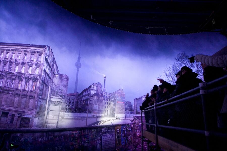THE WALL: asisi Panorama Berlin Ticket - Seeing the Berlin Wall as a daily reality, not a museum idea
