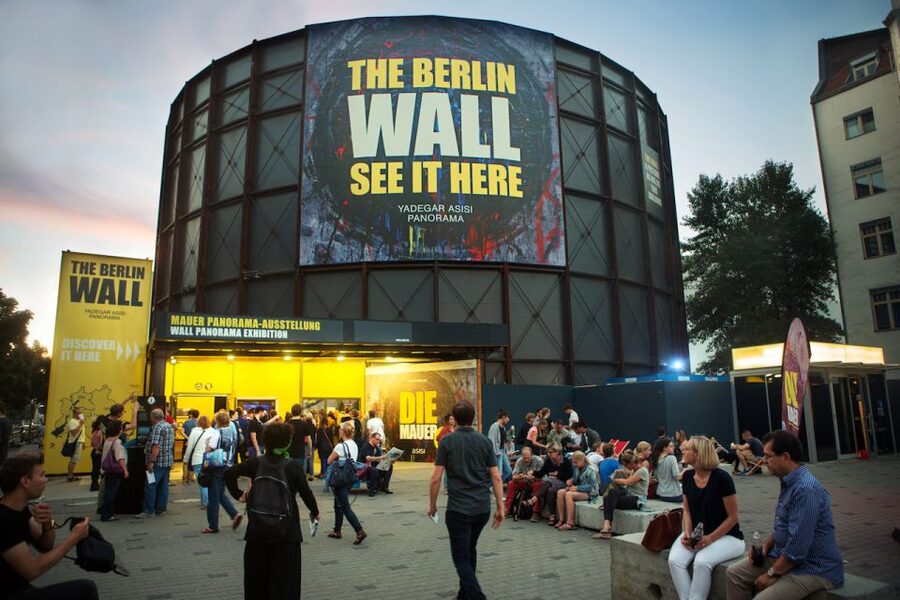 THE WALL: asisi Panorama Berlin Ticket - SO 36 and Kreuzberg in the 1980s: West life right up against the barrier