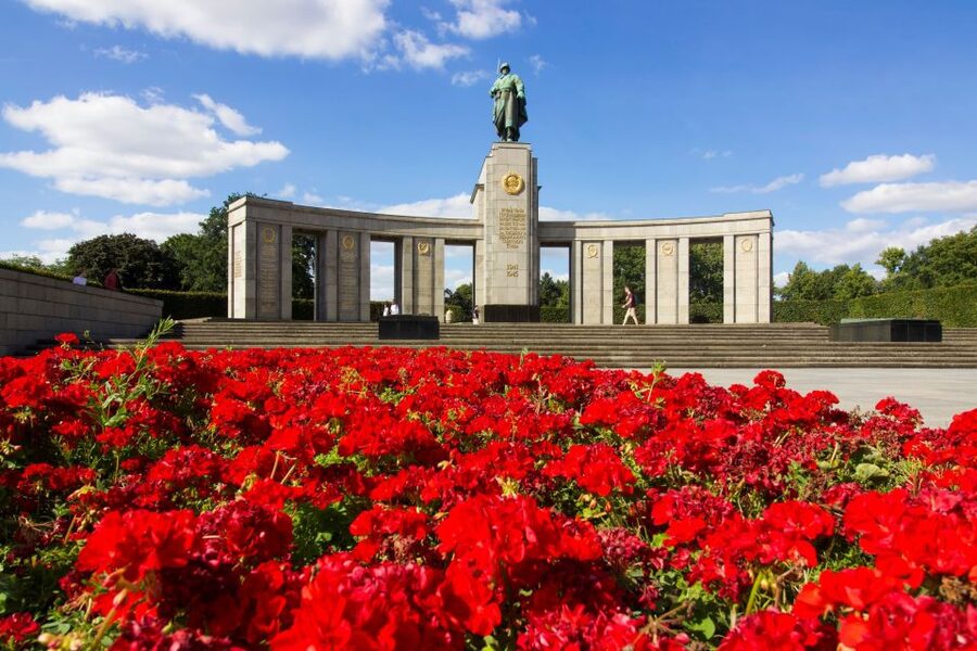 Third Reich and the Holocaust in Berlin Private Guided Tour - The Jewish Quarter and Otto Weidt: From Synagogue History to People Who Tried to Help