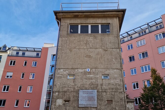 Walking on the Wall: 3-Hour Tour in Berlin - Pace, Breaks, and Walking Comfort