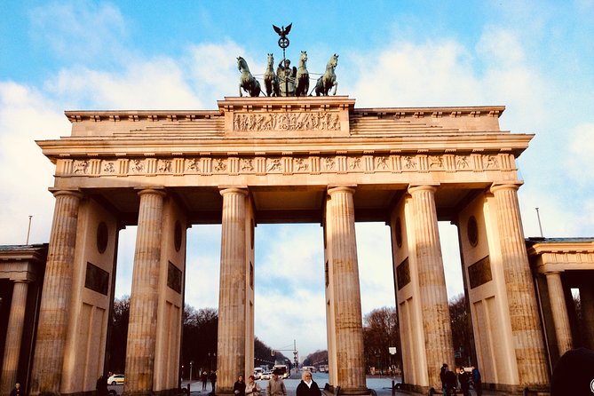 Welcome/Farewell SightseeingTaxi Tour +Transfer from/to the airport - Humboldt Forum, Berlin Cathedral, and Museum Island: Rebuilding After Destruction