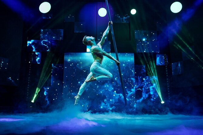 Wintergarten Varieté "FLYING LIGHTS" incl. Flying Steps - Food, drinks, and the real value of your ticket