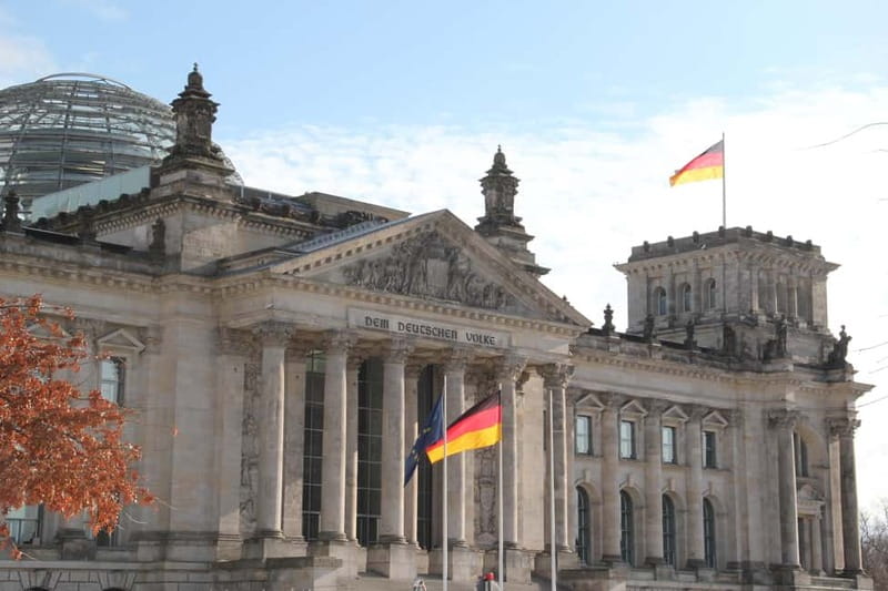 With Reichstag roof-terrace: Insider Parliament tour - Paul-Löbe-House and Jakob-Kaiser-Haus: committee buildings made understandable